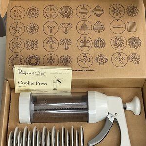 The Pampered Chef Cookie Press NEW #1525 16 Discs
